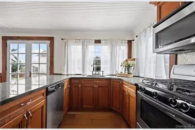 430 Montauk Highway, East Moriches, NY 11940 - Photo 6