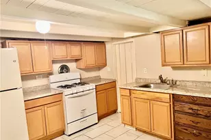 21 Clark St, Middletown, NY 10940 - Photo 4