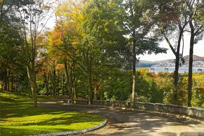 25 Carriage Trail, Tarrytown, NY 10591 - Photo 4