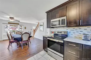 20 Bridge Ln, Hicksville, NY 11801 - Photo 8