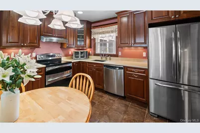 2880 Brookfield Drive, Yorktown Heights, NY 10598 - Photo 10