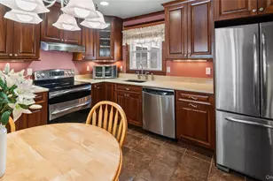 2880 Brookfield Dr, Yorktown Heights, NY 10598 - Photo 10