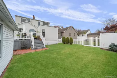 107 1st Place, Bellmore, NY 11710 - Photo 20