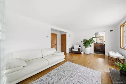 107 1st Place, Bellmore, NY 11710 - Photo 4