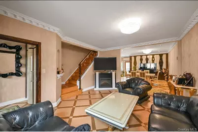 144-36 73rd Avenue, Kew Gardens, NY 11367 - Photo 4