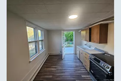 134 Ponquogue Avenue, Hampton Bays, NY 11946 - Photo 4