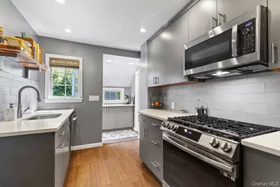 27 Smith Avenue, White Plains, NY 10605 - Photo 10