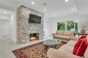 16 Robin Ct, Glen Cove, NY 11542 - Photo 26