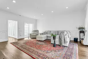 16 Robin Ct, Glen Cove, NY 11542 - Photo 12