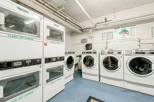 72-10 112th St, Forest Hills, NY 11375 - Photo 20