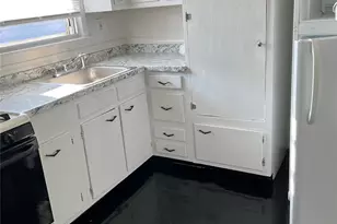 [Address not provided], Hempstead, NY 11550 - Photo 4