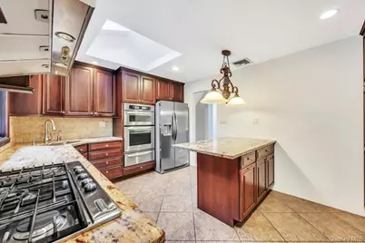 619 Caledonia Road, Dix Hills, NY 11746 - Photo 18