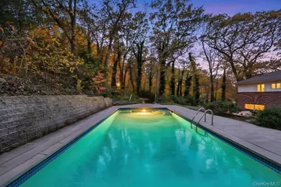 619 Caledonia Road, Dix Hills, NY 11746 - Photo 10