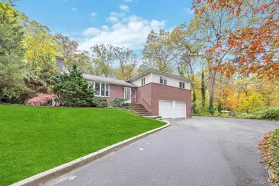 619 Caledonia Road, Dix Hills, NY 11746 - Photo 6