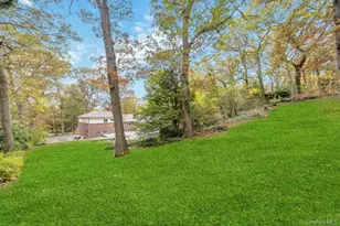 619 Caledonia Rd, Dix Hills, NY 11746 - Photo 14