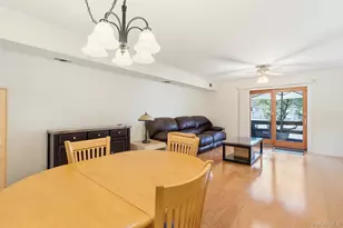 313 Mariners Way, Copiague, NY 11726 - Photo 4