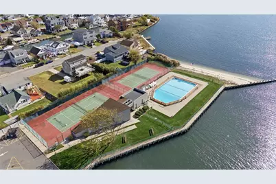 313 Mariners Way, Copiague, NY 11726 - Photo 22