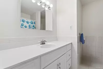 313 Mariners Way, Copiague, NY 11726 - Photo 14