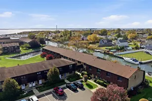 313 Mariners Way, Copiague, NY 11726 - Photo 2