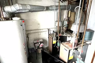 11-51 Welling Ct, Astoria, NY 11102 - Photo 14