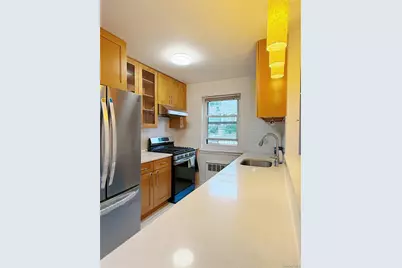 15244 Jewel Avenue #102A, Flushing, NY 11367 - Photo 4