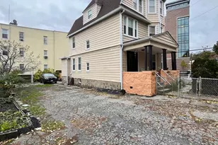 131 McLean Ave, Yonkers, NY 10705 - Photo 4