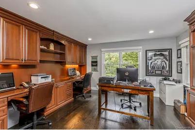 42 Old Neck Court, Manorville, NY 11949 - Photo 10