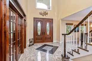 42 Old Neck Ct, Manorville, NY 11949 - Photo 2