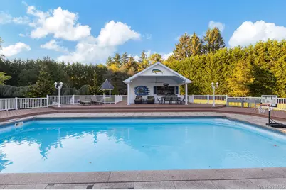 42 Old Neck Court, Manorville, NY 11949 - Photo 4