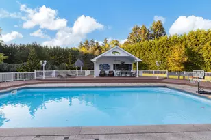 42 Old Neck Ct, Manorville, NY 11949 - Photo 4