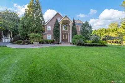 42 Old Neck Court, Manorville, NY 11949 - Photo 32