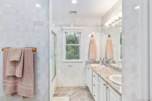 42 Old Neck Ct, Manorville, NY 11949 - Photo 20