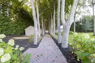 42 Old Neck Ct, Manorville, NY 11949 - Photo 24