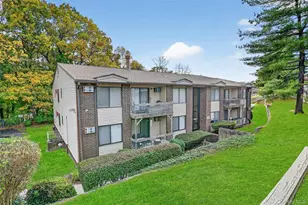 366 Country Club Ln, Pomona, NY 10970 - Photo 2