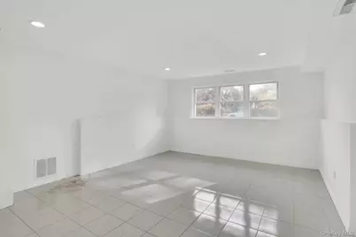 44 Delaware Avenue, Commack, NY 11725 - Photo 24