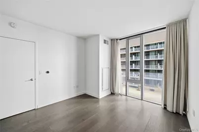 13103 40 Road #11Q, Flushing, NY 11354 - Photo 12