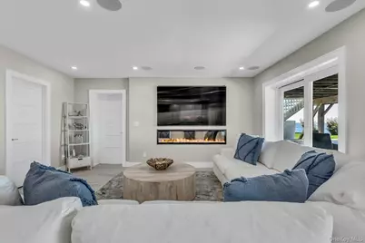 270 Edgewater Avenue, Bayport, NY 11705 - Photo 22