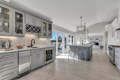 270 Edgewater Avenue, Bayport, NY 11705 - Photo 10