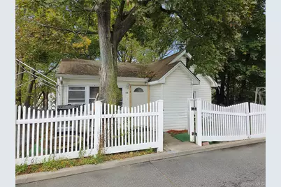 44 Carnegie Avenue, Elmont, NY 11003 - Photo 8