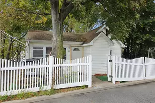 44 Carnegie Ave, Elmont, NY 11003 - Photo 8