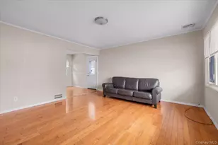 55 Audrey Ave, Plainview, NY 11803 - Photo 4