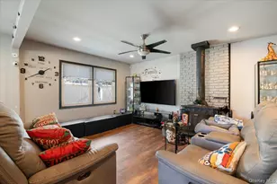 54 Hickory Ln, Levittown, NY 11756 - Photo 4