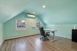 54 Hickory Ln, Levittown, NY 11756 - Photo 10