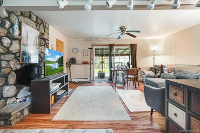 634 Route 82, Hopewell Junction, NY 12533 - Photo 22