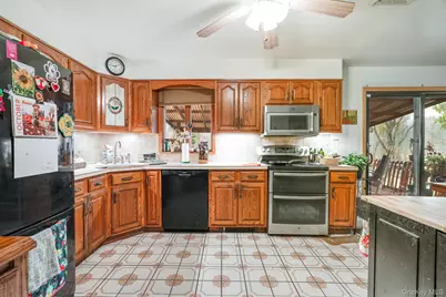 634 Route 82, Hopewell Junction, NY 12533 - Photo 12