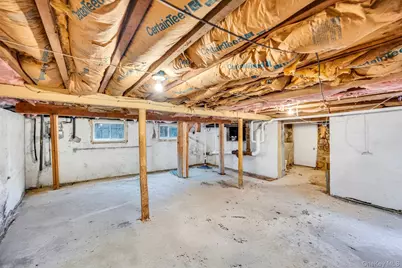 21 Ireland Place, Copiague, NY 11726 - Photo 26