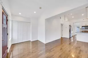 21 Ireland Pl, Copiague, NY 11726 - Photo 10