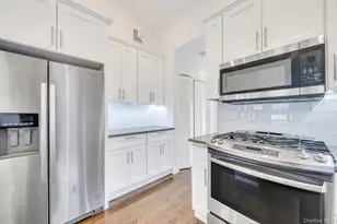 21 Ireland Pl, Copiague, NY 11726 - Photo 20