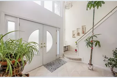 19 Wayside Lane, Wantagh, NY 11793 - Photo 12