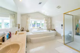 19 Wayside Ln, Wantagh, NY 11793 - Photo 22